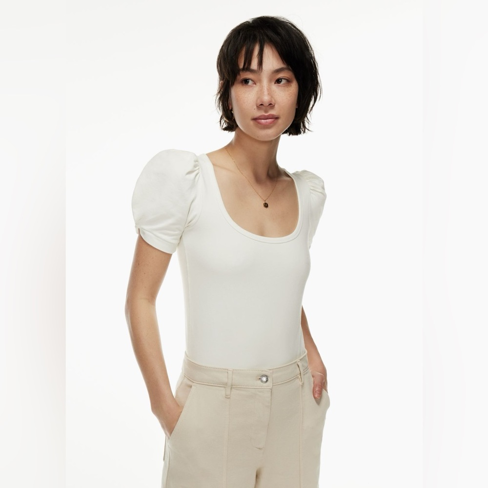 Aritzia Wilfred Cotton White Puff Shortsleeve Twist Detail Boat Neck Awe T-shirt